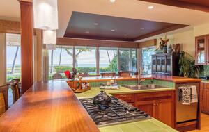 Kihei Beachfront Beauty - Kihei, Hawaii