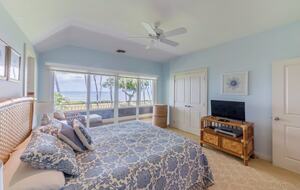 Kihei Beachfront Beauty - Kihei, Hawaii