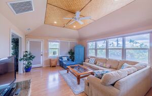 Kihei Beachfront Beauty - Kihei, Hawaii