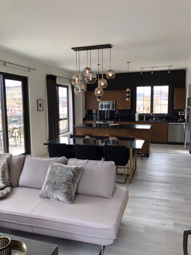 Top-Floor Luxury Suite Overlooking the Water & Montelago Village - Henderson, Nevada