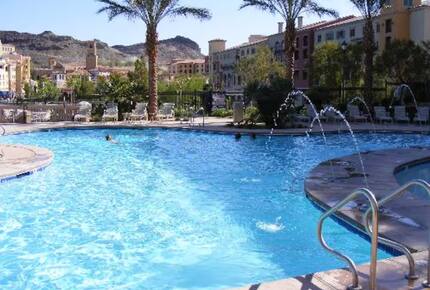 Top-Floor Luxury Suite Overlooking the Water & Montelago Village - Henderson, Nevada