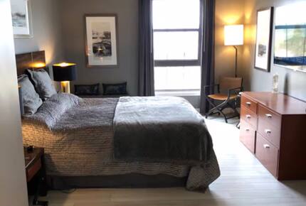 Top-Floor Luxury Suite Overlooking the Water & Montelago Village - Henderson, Nevada