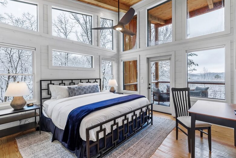 Cozy Modern Cabin for the Perfect Winter Getaway - Mineral Bluff, Georgia