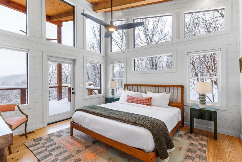 Cozy Modern Cabin for the Perfect Winter Getaway - Mineral Bluff, Georgia