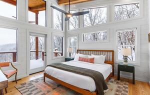 Cozy Modern Cabin for the Perfect Winter Getaway - Mineral Bluff, Georgia