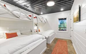 Cozy Modern Cabin for the Perfect Winter Getaway - Mineral Bluff, Georgia