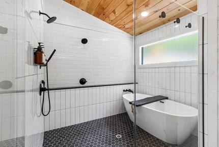 Cozy Modern Cabin for the Perfect Winter Getaway - Mineral Bluff, Georgia