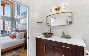 Cozy Modern Cabin for the Perfect Winter Getaway - Mineral Bluff, Georgia