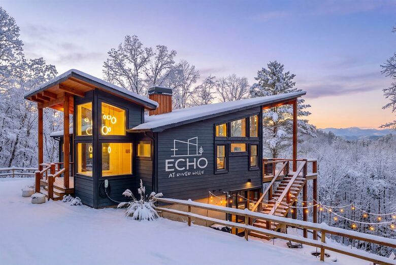 Cozy Modern Cabin for the Perfect Winter Getaway - Mineral Bluff, Georgia