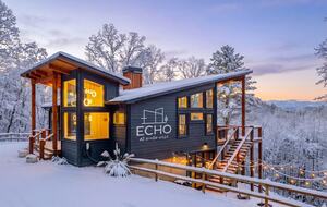 Cozy Modern Cabin for the Perfect Winter Getaway - Mineral Bluff, Georgia