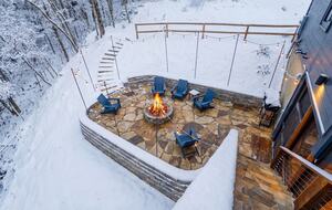 Cozy Modern Cabin for the Perfect Winter Getaway - Mineral Bluff, Georgia