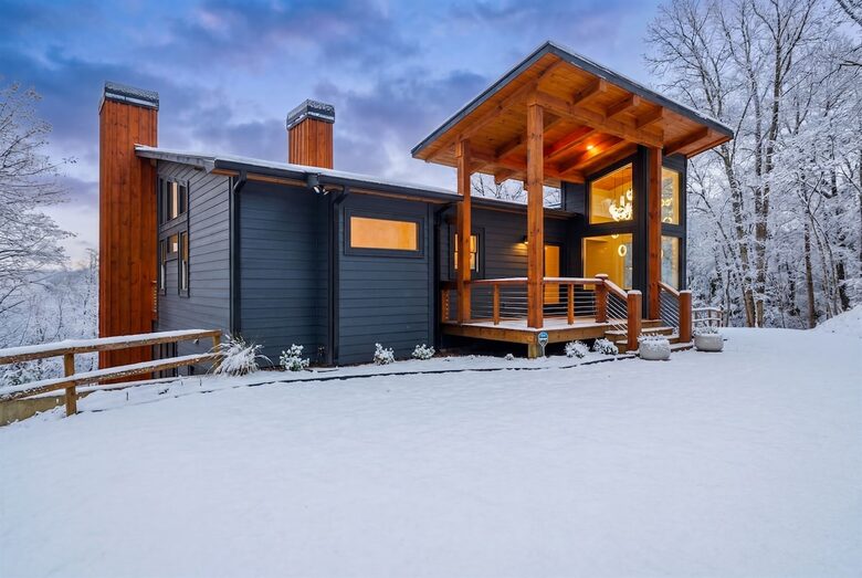 Cozy Modern Cabin for the Perfect Winter Getaway - Mineral Bluff, Georgia