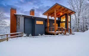 Cozy Modern Cabin for the Perfect Winter Getaway - Mineral Bluff, Georgia