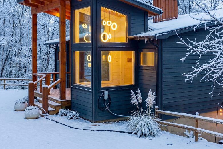 Cozy Modern Cabin for the Perfect Winter Getaway - Mineral Bluff, Georgia