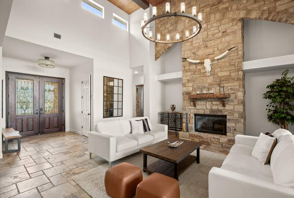 Sunset Ridge Oasis | Spacious 5-Bed Home Overlooking Lake Travis - Austin, Texas