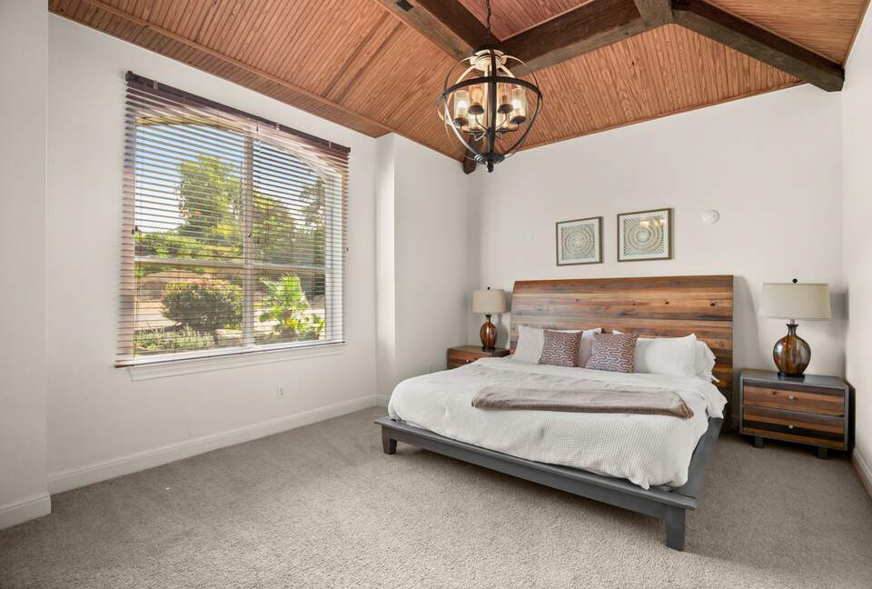 Sunset Ridge Oasis | Spacious 5-Bed Home Overlooking Lake Travis - Austin, Texas