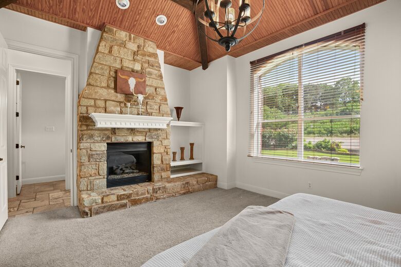 Sunset Ridge Oasis | Spacious 5-Bed Home Overlooking Lake Travis - Austin, Texas