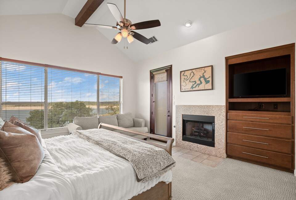 Sunset Ridge Oasis | Spacious 5-Bed Home Overlooking Lake Travis - Austin, Texas