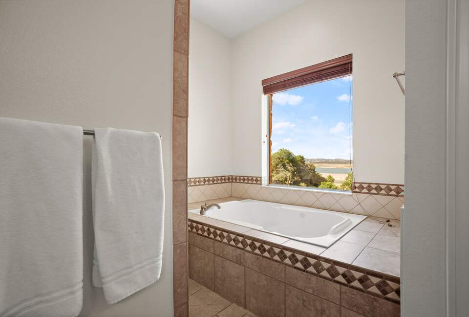 Sunset Ridge Oasis | Spacious 5-Bed Home Overlooking Lake Travis - Austin, Texas