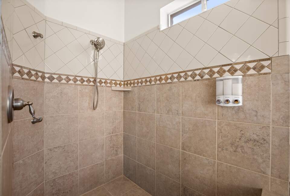 Sunset Ridge Oasis | Spacious 5-Bed Home Overlooking Lake Travis - Austin, Texas