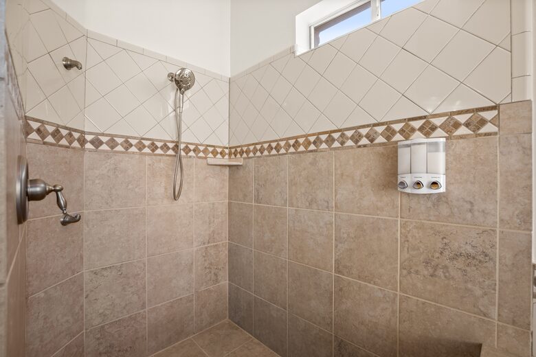 Sunset Ridge Oasis | Spacious 5-Bed Home Overlooking Lake Travis - Austin, Texas