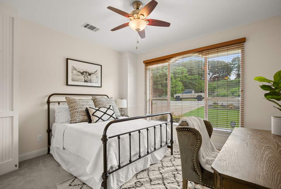 Sunset Ridge Oasis | Spacious 5-Bed Home Overlooking Lake Travis - Austin, Texas