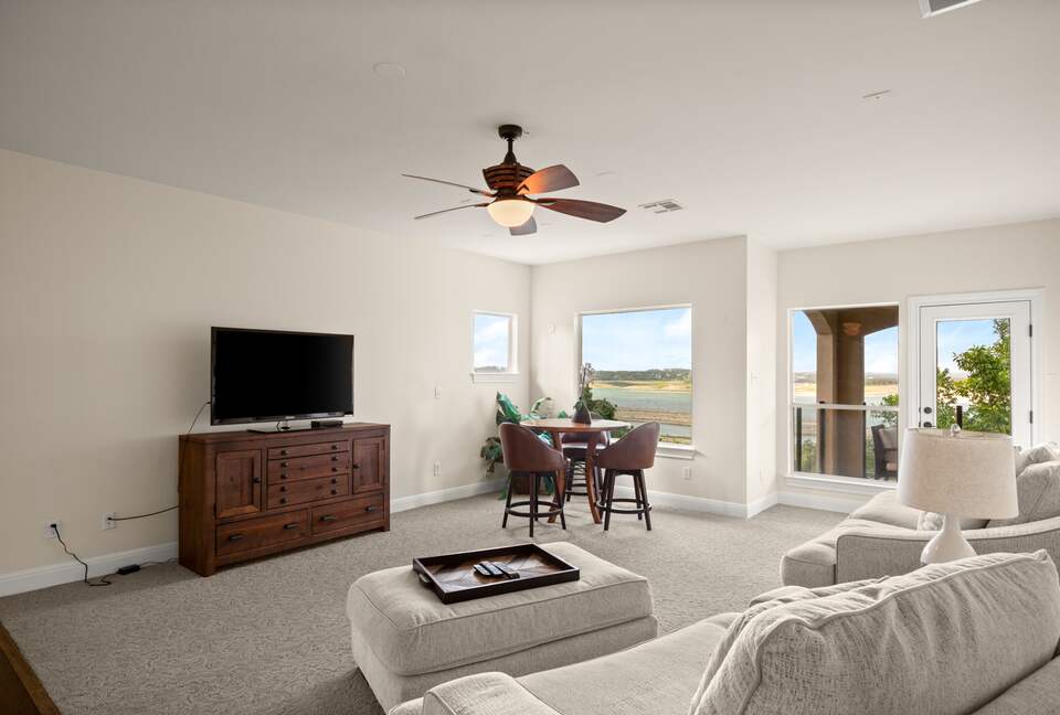 Sunset Ridge Oasis | Spacious 5-Bed Home Overlooking Lake Travis - Austin, Texas