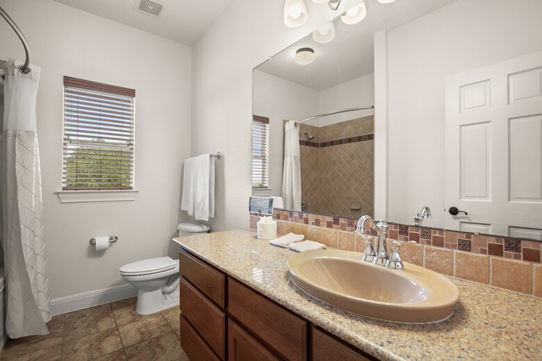 Sunset Ridge Oasis | Spacious 5-Bed Home Overlooking Lake Travis - Austin, Texas