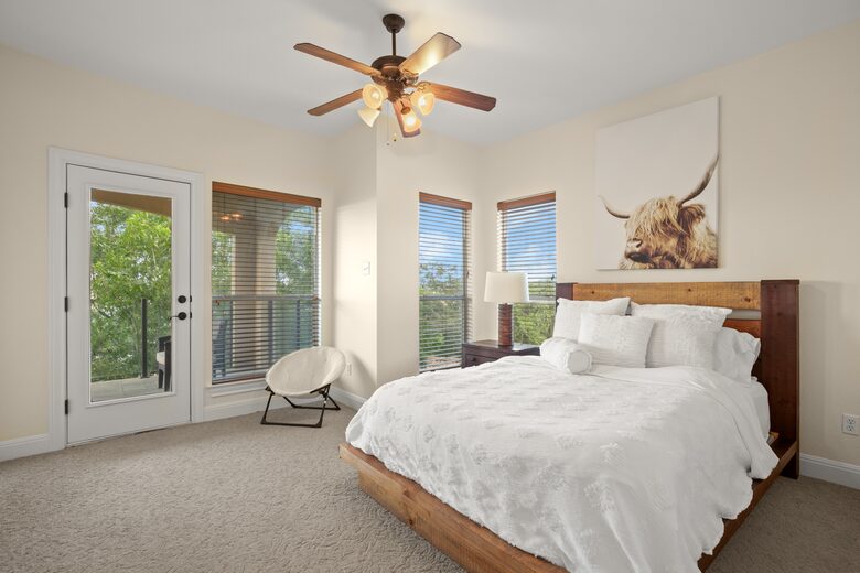 Sunset Ridge Oasis | Spacious 5-Bed Home Overlooking Lake Travis - Austin, Texas
