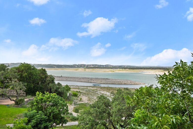 Sunset Ridge Oasis | Spacious 5-Bed Home Overlooking Lake Travis - Austin, Texas