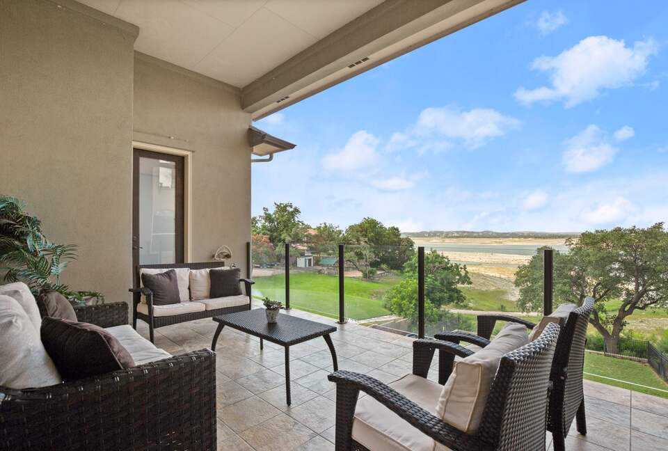 Sunset Ridge Oasis | Spacious 5-Bed Home Overlooking Lake Travis - Austin, Texas