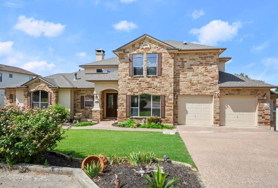 Sunset Ridge Oasis | Spacious 5-Bed Home Overlooking Lake Travis - Austin, Texas