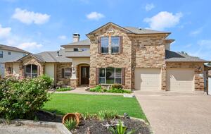 Sunset Ridge Oasis | Spacious 5-Bed Home Overlooking Lake Travis - Austin, Texas
