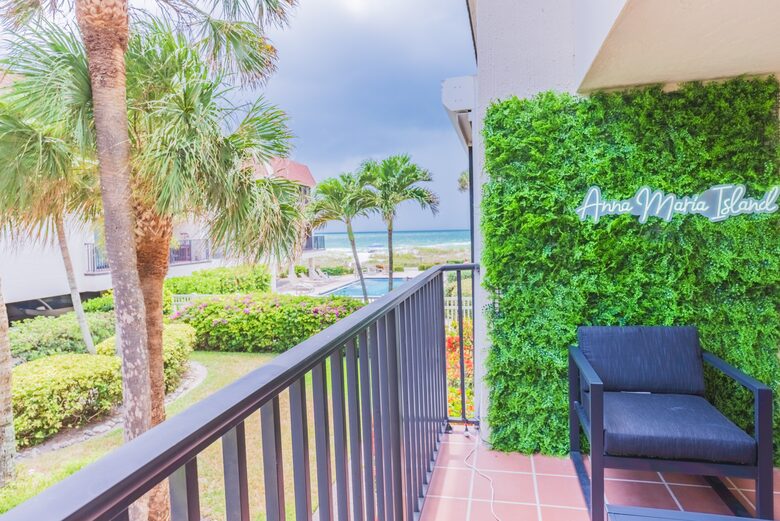 Breezy Beachside Retreat on Anna Maria Island - Holmes Beach, Florida
