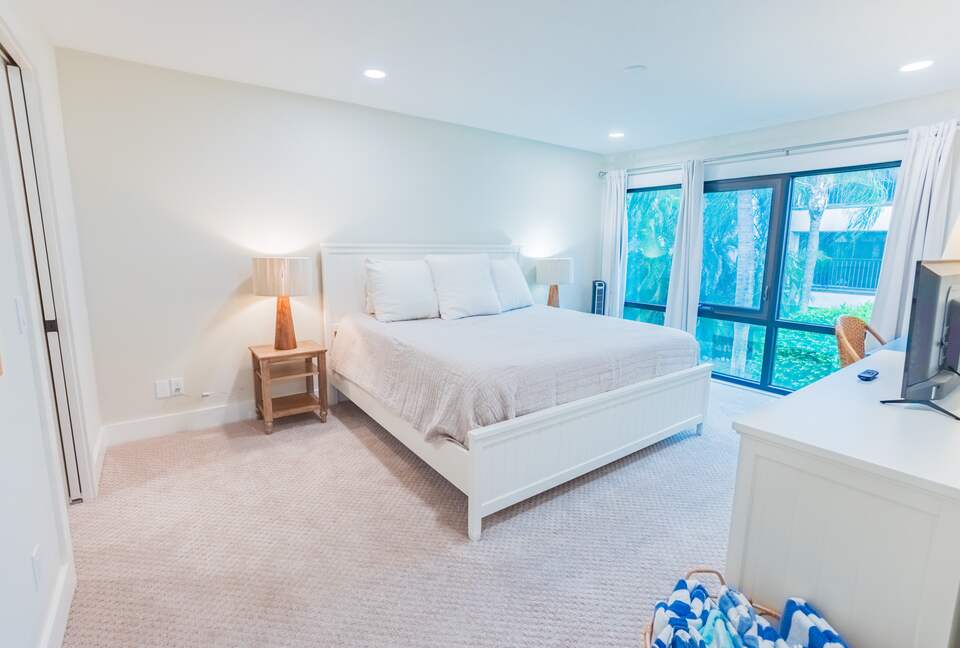 Breezy Beachside Retreat on Anna Maria Island - Holmes Beach, Florida