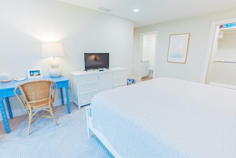 Breezy Beachside Retreat on Anna Maria Island - Holmes Beach, Florida