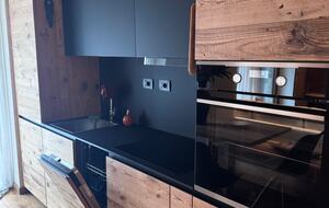 Warm Wood-Clad Apartment in the Heart of Courmayeur - Courmayeur, Italy