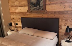 Warm Wood-Clad Apartment in the Heart of Courmayeur - Courmayeur, Italy