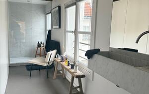 Elegant Seine-Side Loft in Historic Paris - Paris, France