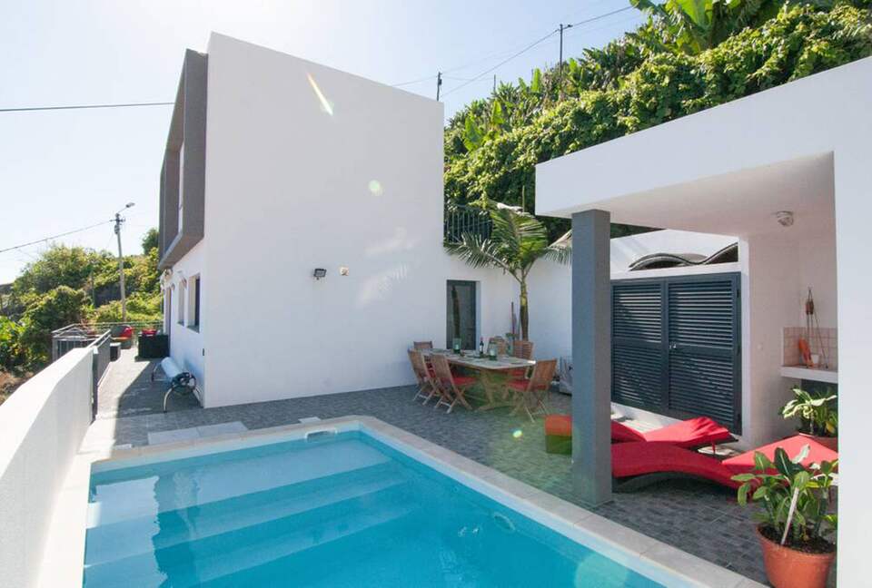 Clifftop Elegance with Endless Sea Views - Calheta, Portugal