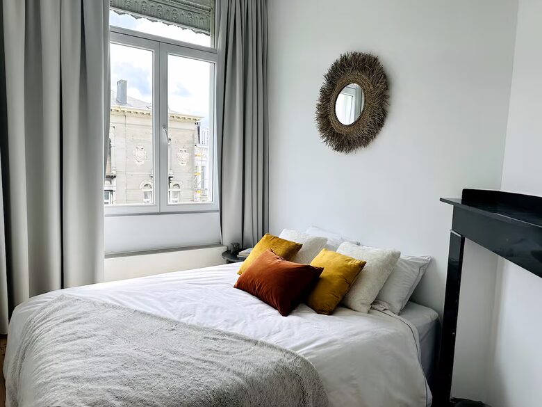 Elegant Heritage Home with Private Zen Garden - Antwerp, Belgium