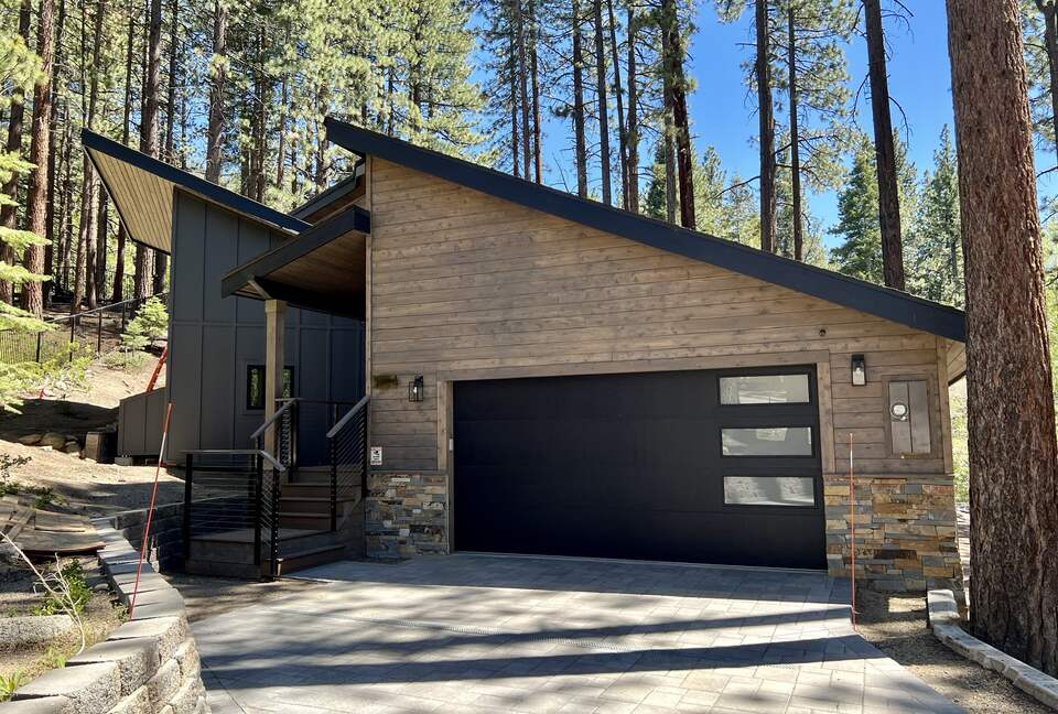 Modern Alpine Chalet Walkable to Heavenly - South Lake Tahoe, California