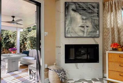 La Jolla Coastal Retreat Near Windansea Beach - La Jolla, California