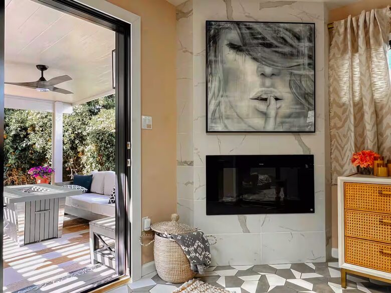 La Jolla Coastal Retreat Near Windansea Beach - La Jolla, California