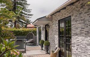 La Jolla Coastal Retreat Near Windansea Beach - La Jolla, California