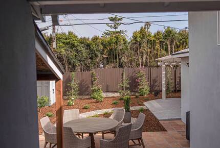 La Jolla Coastal Retreat Near Windansea Beach - La Jolla, California