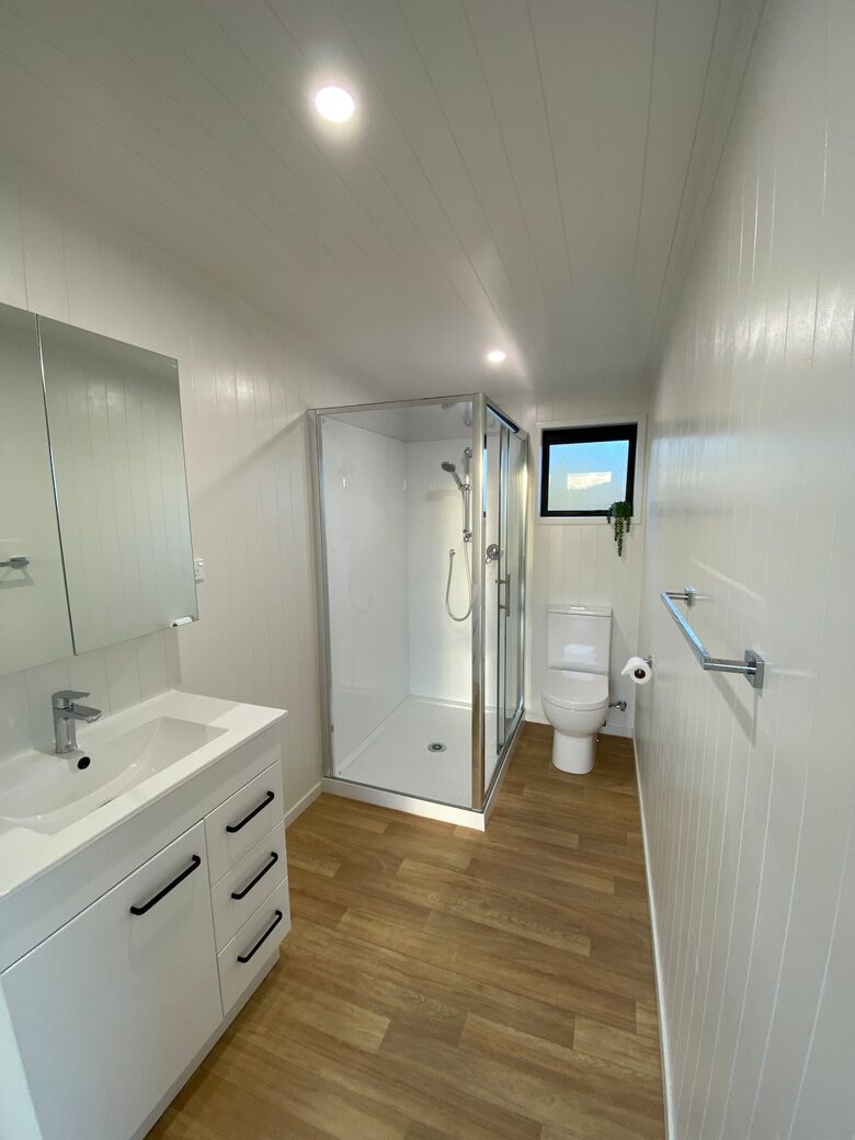 Black Magic – A Stylish, Private Escape with Wide Rural Views - Mauku, New Zealand