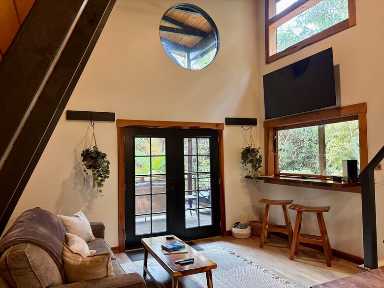 Spring-Fed Serenity | Off-Grid Luxury on the Hāmākua Coast - Hakalau, Hawaii