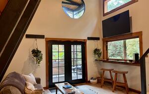 Spring-Fed Serenity | Off-Grid Luxury on the Hāmākua Coast - Hakalau, Hawaii