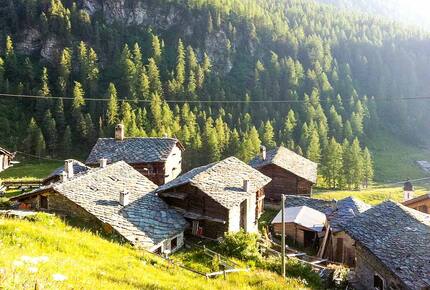 Alpine Haven with Panoramic Matterhorn Views - Cuneaz, Ayas, Italy